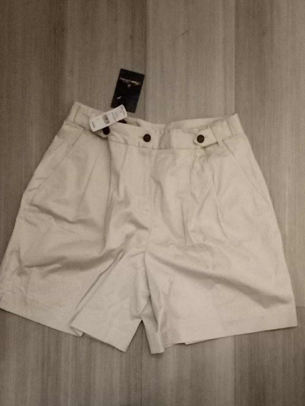 🌁 NWT: BROOKS BROTHERS; PLEATED HIGH-WAISTED CHINO/ BERMUDA SHORT, BEIGE/SZ:4.